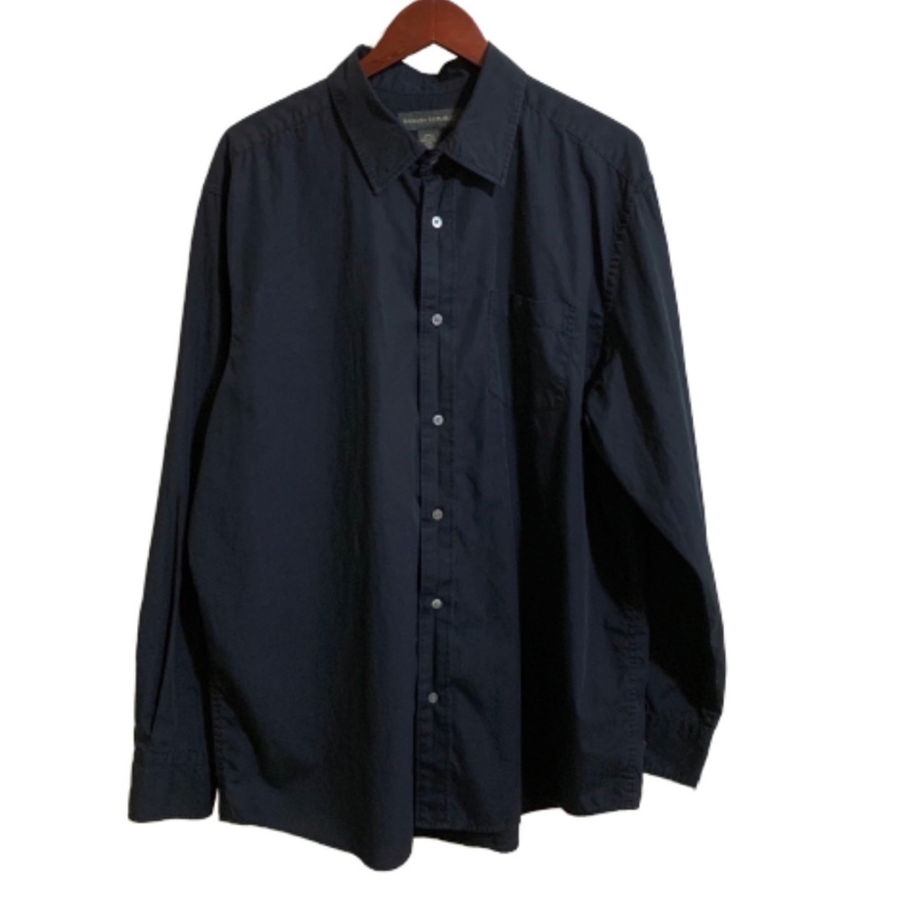 SOLD.     Banana Republic Mens Black Button Down